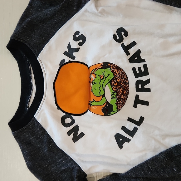 Old Navy Halloween Tee with Liftable Pumpkin Flap - Picture 2 of 5